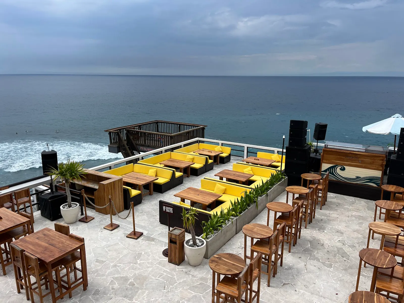Single Fin Bali in Uluwatu, Bali