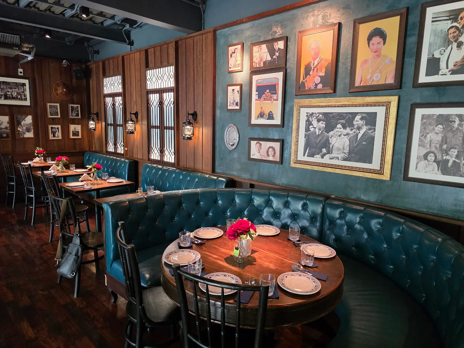 Sri Trat Restaurant and Bar in Sukhumvit, Bangkok