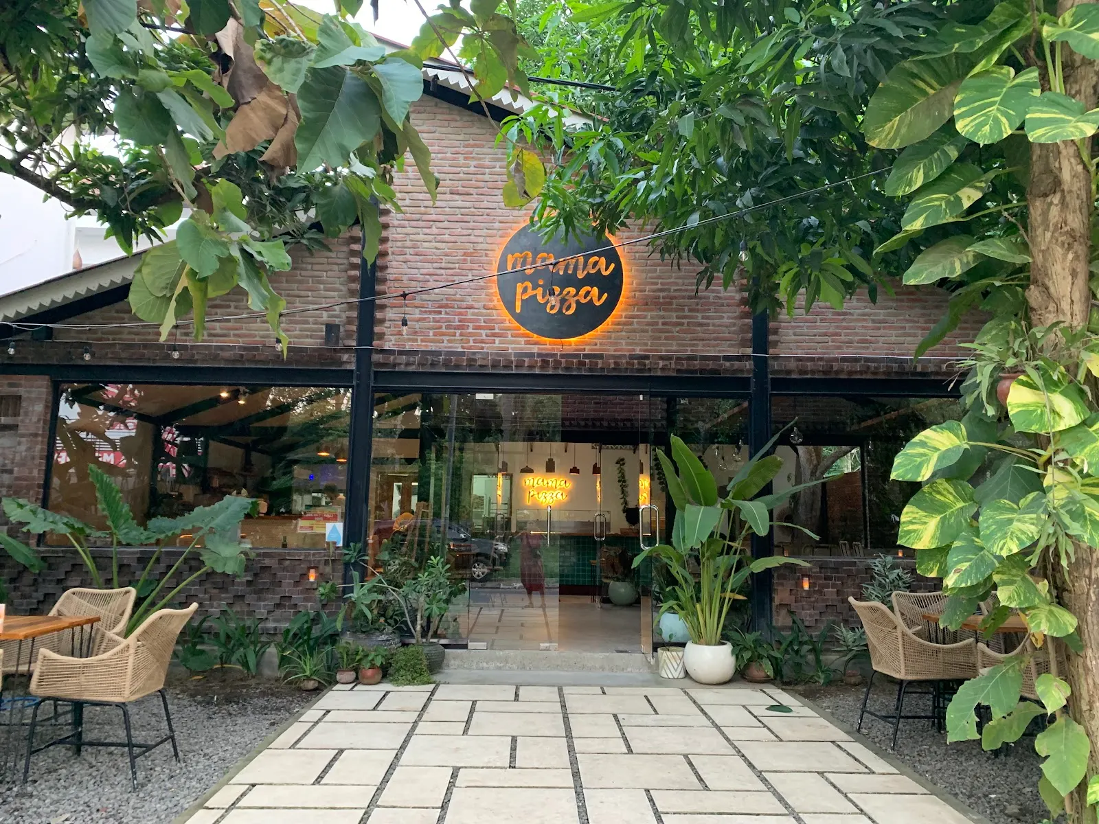 Mama Pizza, Lombok