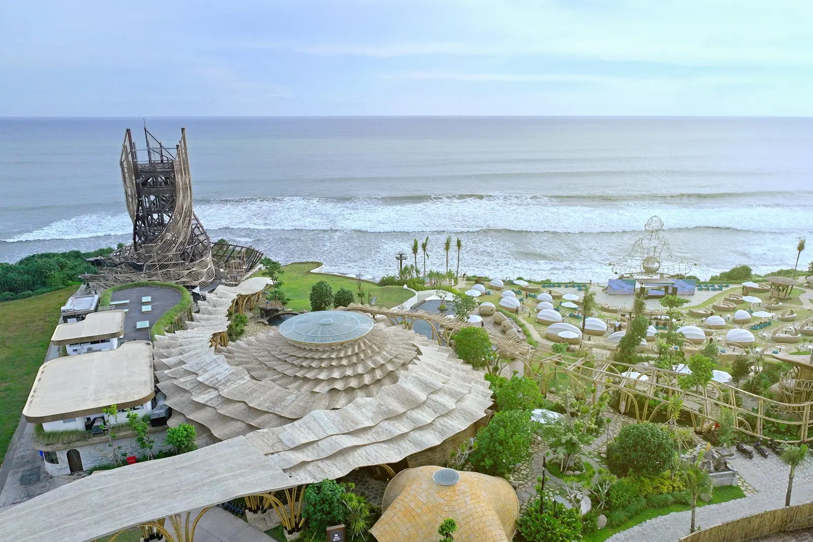 Luna Beach Club in Seseh, Bali