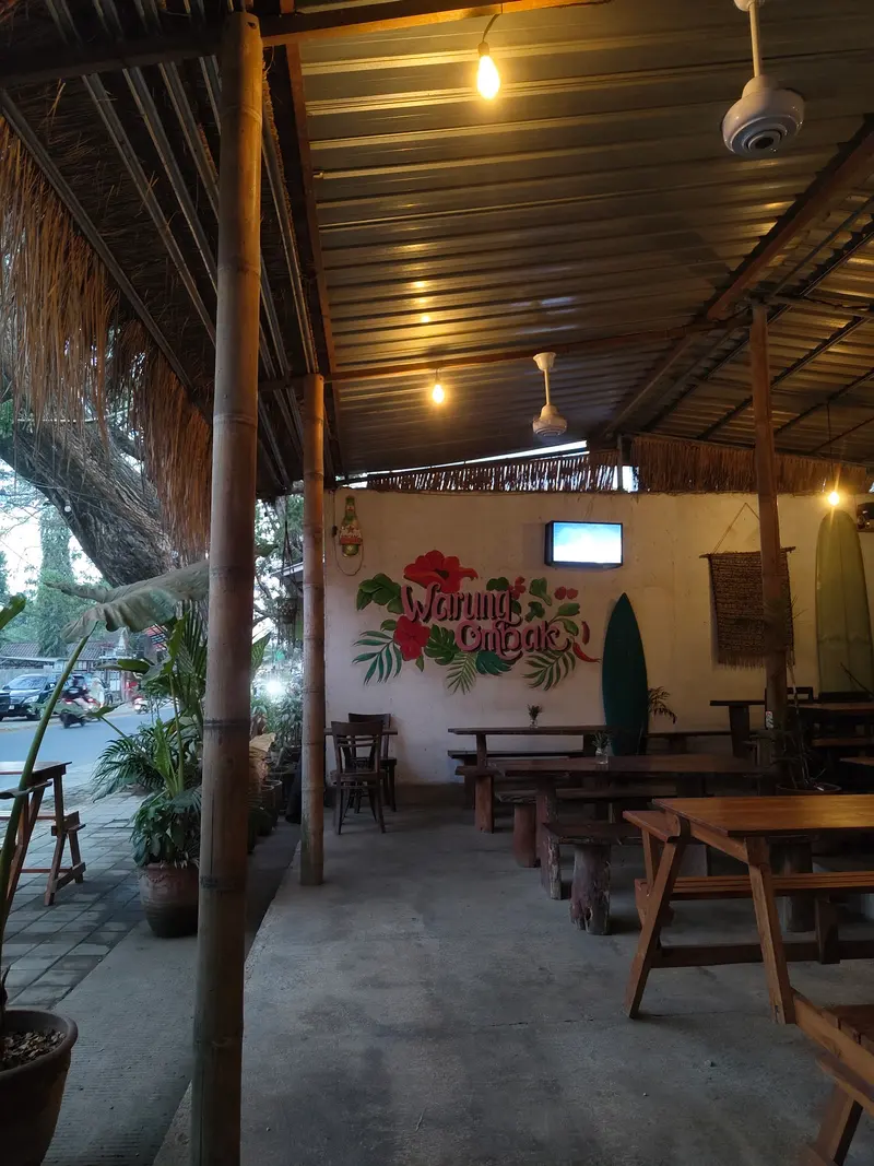 Warung Ombak in Kuta Lombok, Lombok