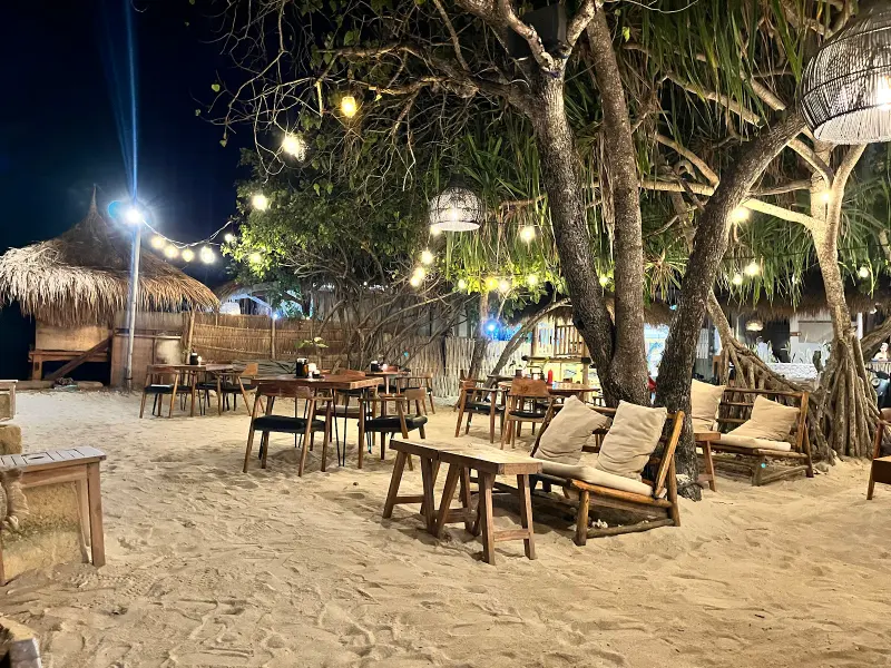 Mowie's, Gili Islands